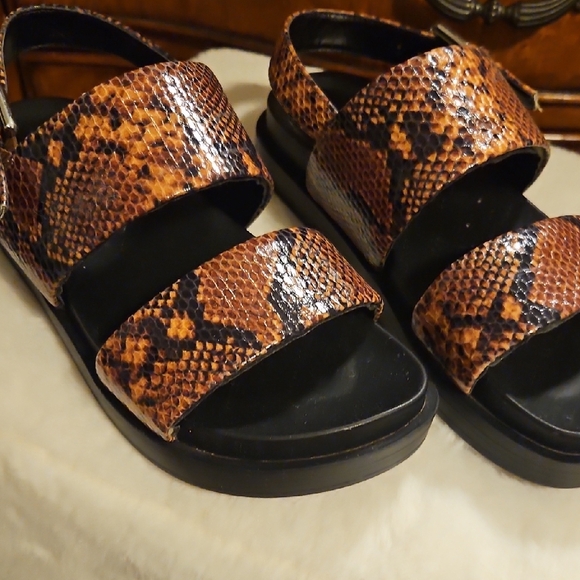 AEROSOLES Tan Snakeskin Sandals - Picture 1 of 3